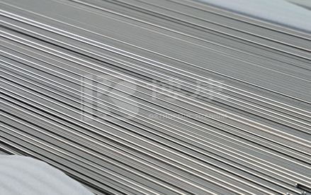 Kakva je metalna šipka od titana u usporedbi sa šipkama od nehrđajućeg čelika ili aluminija?